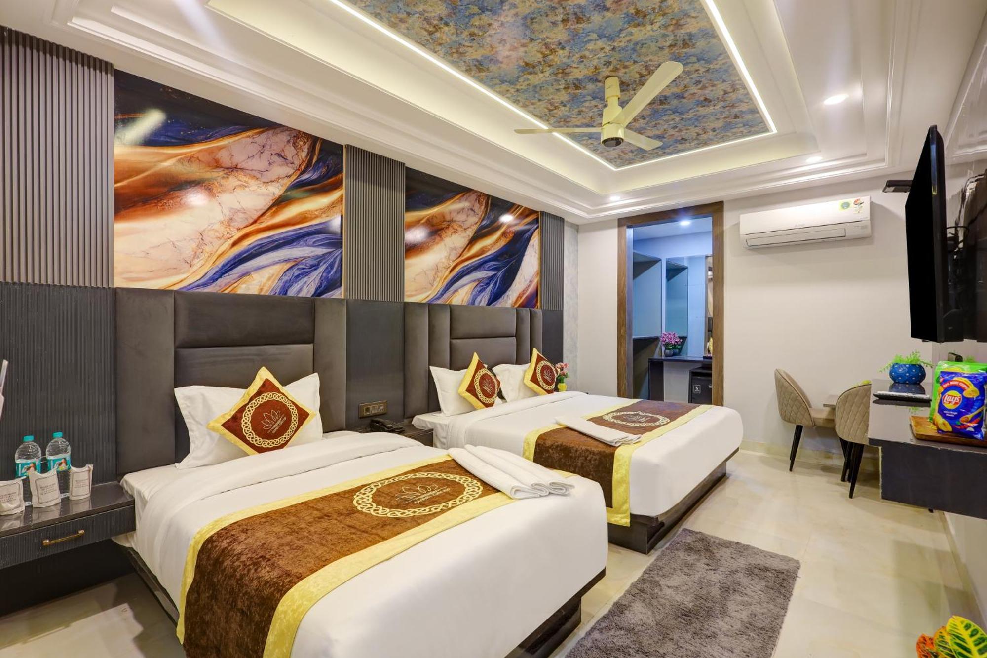 Hotel Armani Suites By Smart Group New Delhi Exterior photo